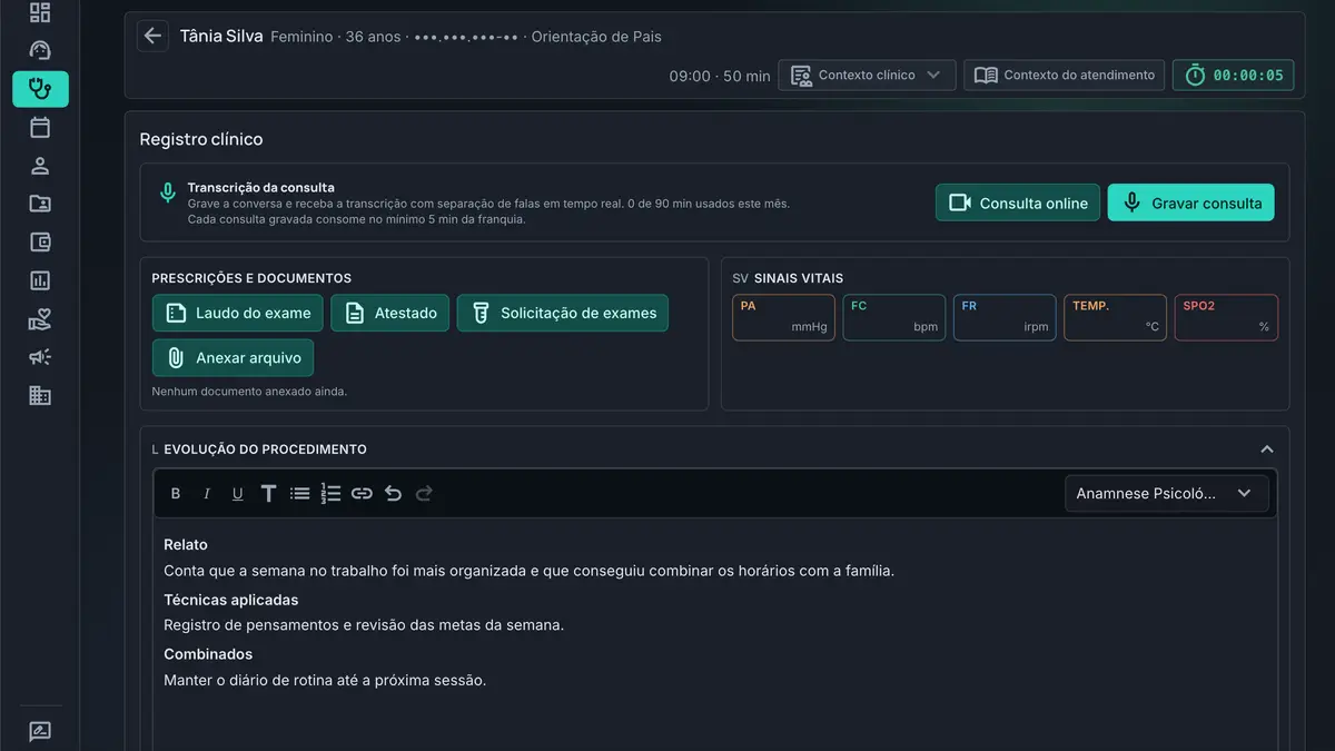 Tela de atendimento do CliniDeck com a evolução de uma sessão: relato, técnicas aplicadas e combinados