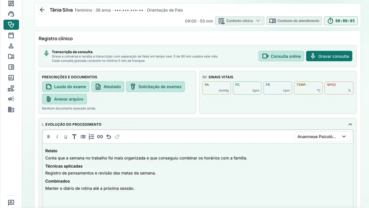 Tela de atendimento do CliniDeck com a evolução de uma sessão: relato, técnicas aplicadas e combinados